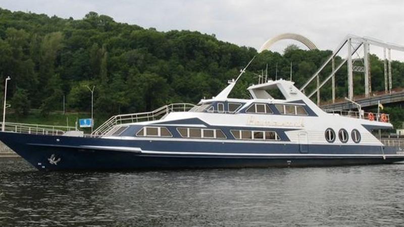 Motor yacht for stag weekend in Kiev with capacity of 30 people